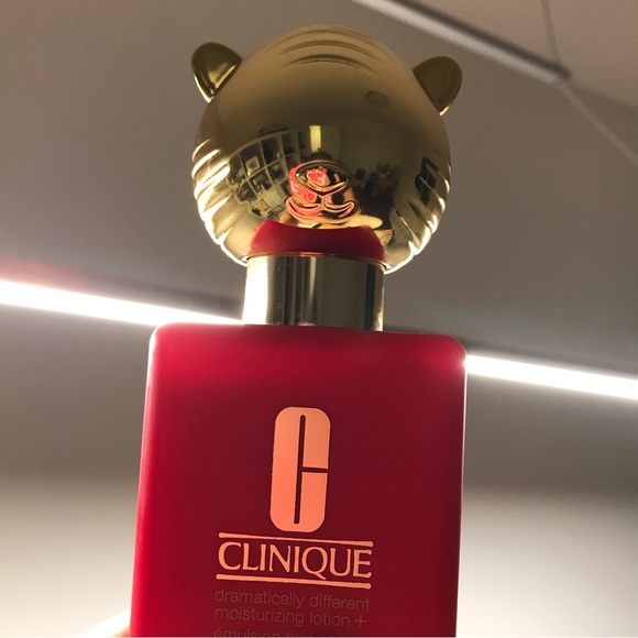 Clinique Chinese New Year Dramatically Different Moisturizing Lotion - Picture 2 of 3